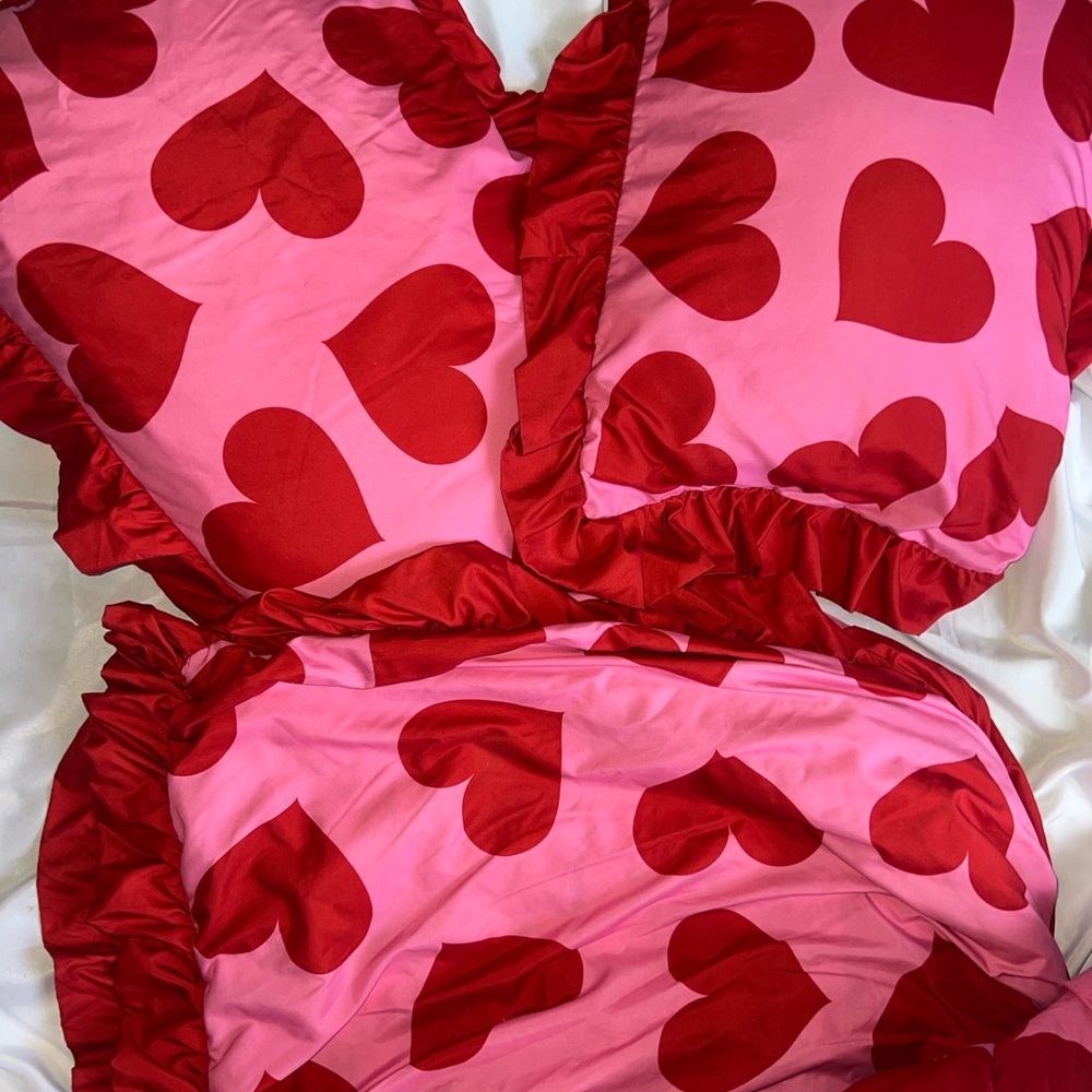 Loyal maneater duvet set